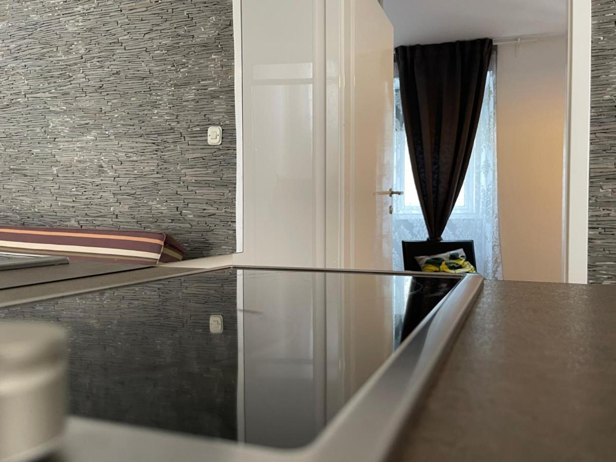 Apartments Kremenic Cres Extérieur photo